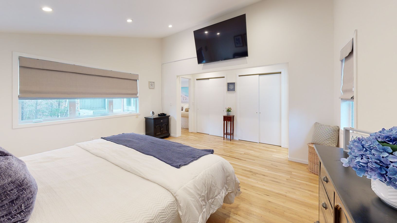  Large Master Suite King Bed Large Smart TV