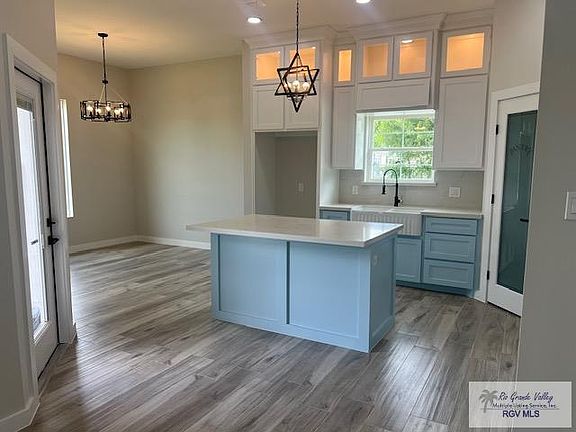 3rd image of 481 Balli Cir