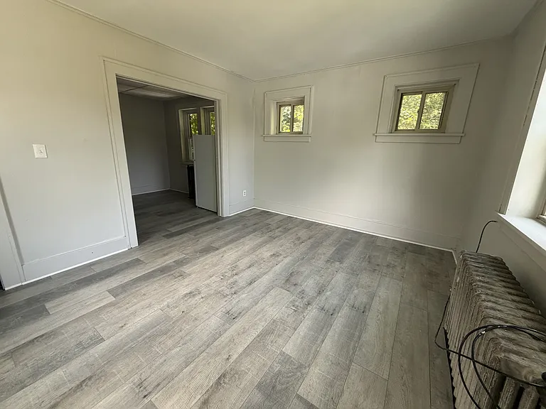 884 Bay St #8 — Photo 6