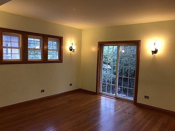 3rd image of 2551 W Farwell Ave