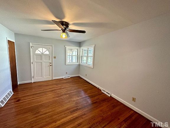 5th image of 1522 Park Ln #A