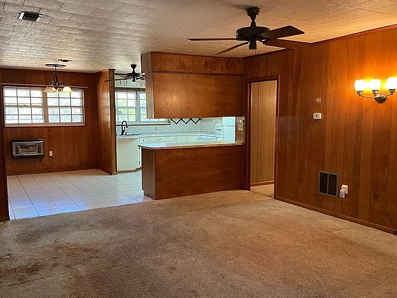 5th image of 924 Racetrack Ln SE