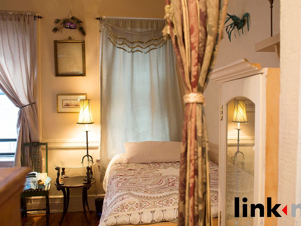 1st image of 114 Mac Dougal St #16