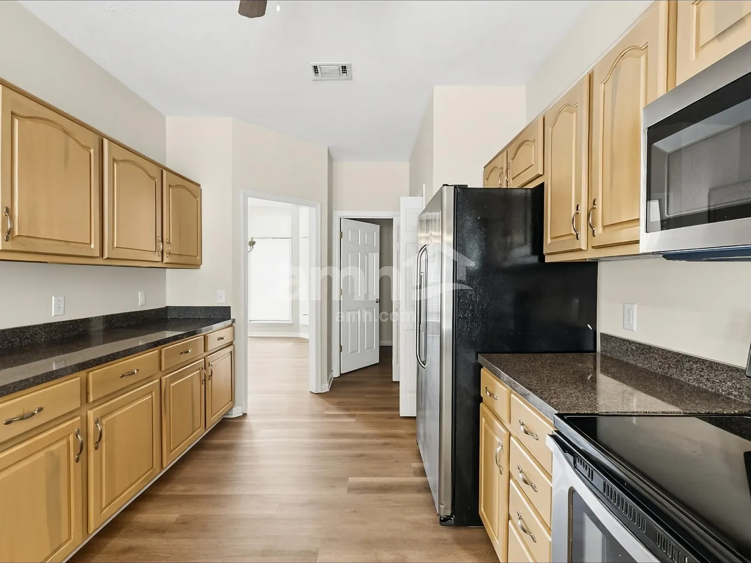 4 bed, 3.0 bath, 2865 sqft, $2,875 — Photo 4