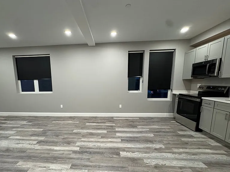 8 Avon St — Photo 16