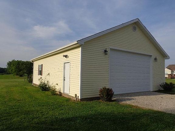 2nd image of 132 Walnut Dr