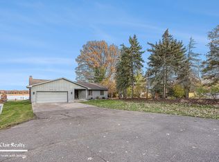 2516 River Rd, Marysville, MI 48040