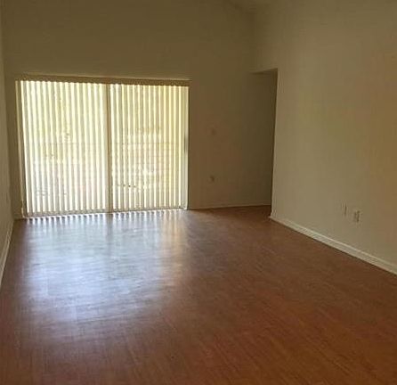 3rd image of 9705 Fontainebleau Blvd APT 211
