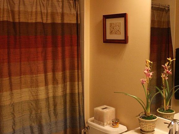 Full Guest Bathroom 1