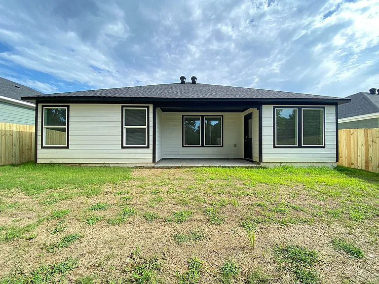 8424 Oxford Valley Dr — Photo 11