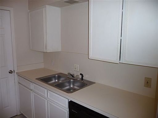 2nd image of 4709 Diaz Ave