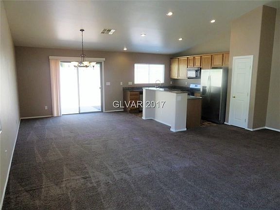 4th image of 5812 Autumn Damask St