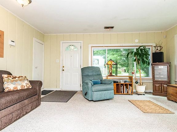 3rd image of 3300 La Salle Dr