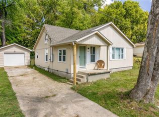 912 W Lexington St, Richmond, MO 64085