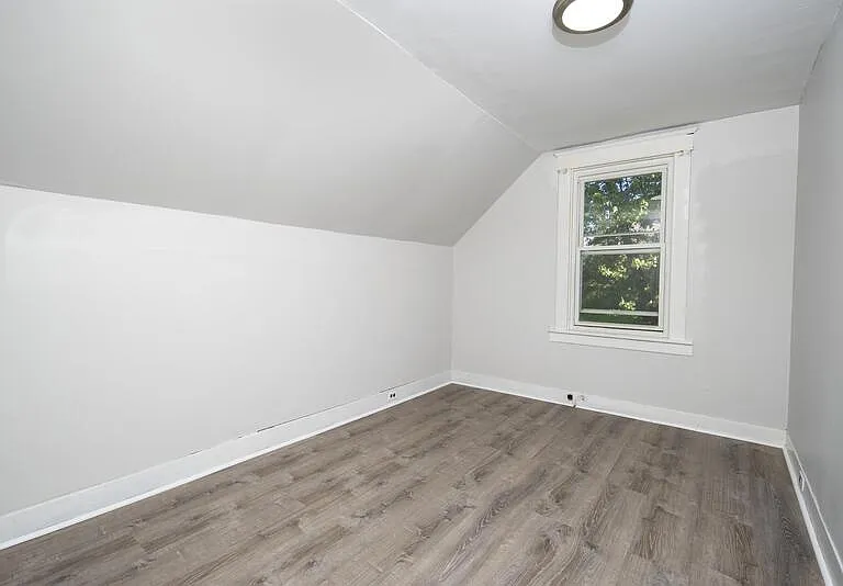 1130 1st St — Photo 18