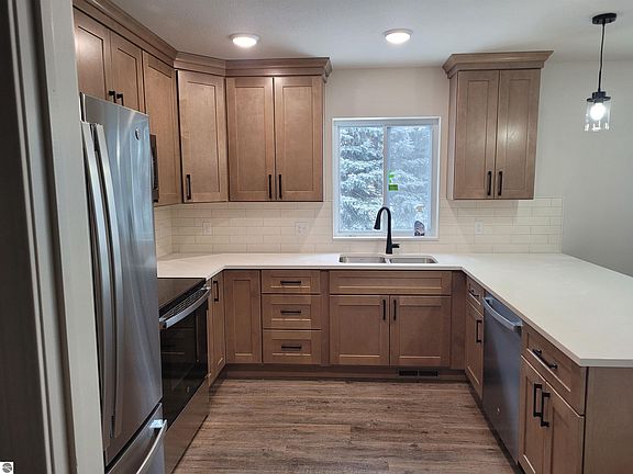3rd image of 1475 Wexford Dr