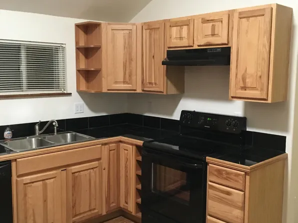 244 E 9th St, Oswego, NY 13126