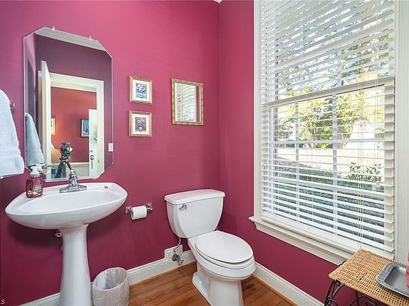 4th image of 11 Park Village Ln