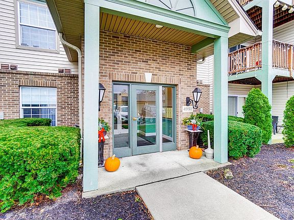 3rd image of 4951 N Arbor Woods Ct APT 304
