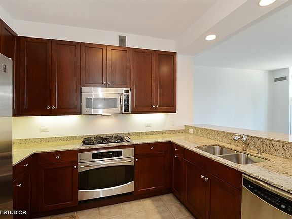 4th image of 600 N Lake Shore Dr APT 2002