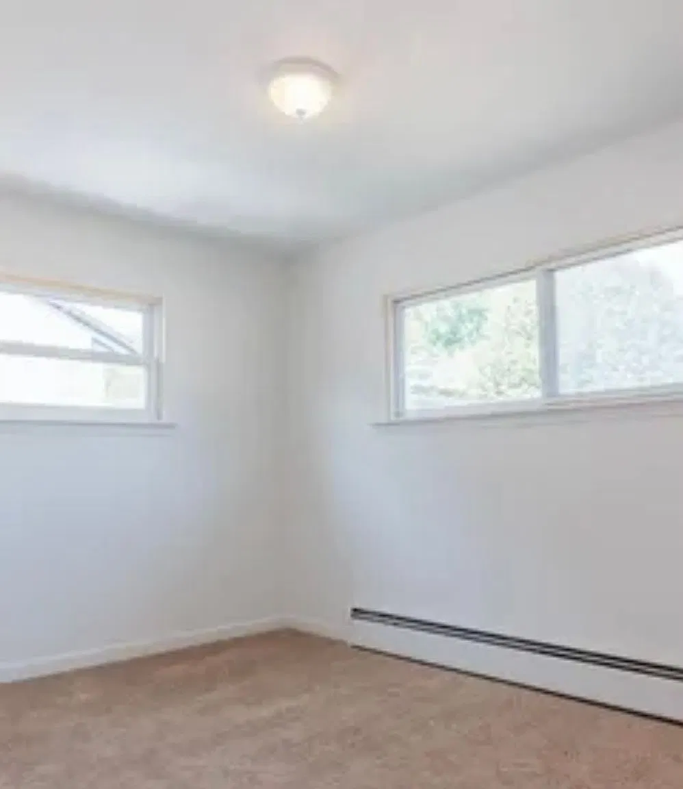 2 bed, 1.0 bath, 4356 sqft, $1,450 — Photo 2