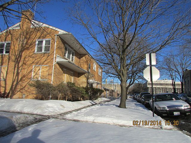 1st image of 2420 W Arthur Ave