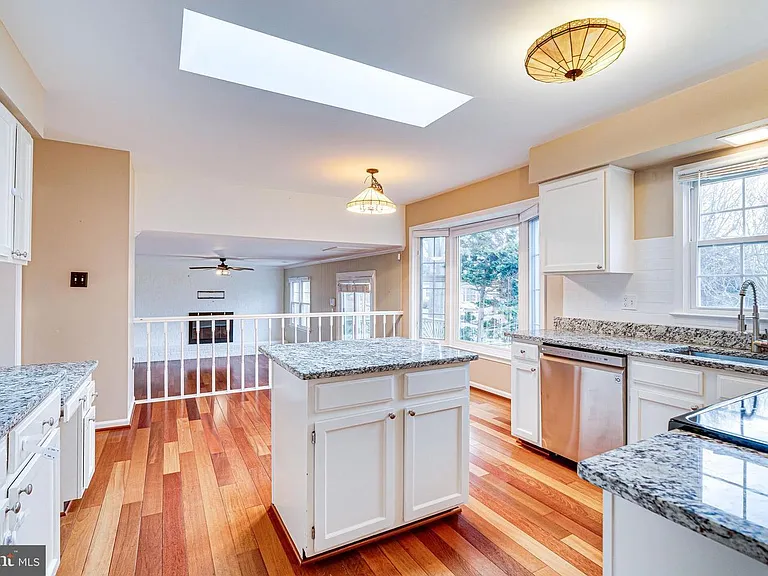 3022 Dower House Dr — Photo 16