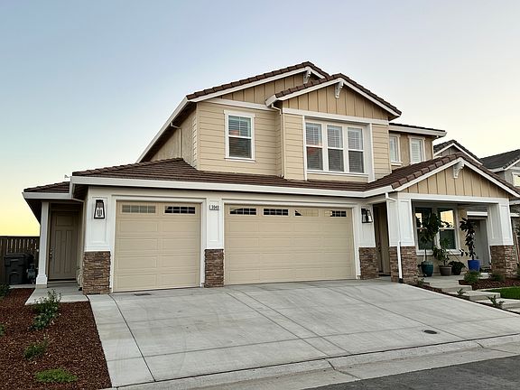 2nd image of 3040 Shasta Daisy Cir #B