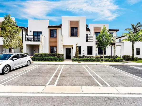 402 NE 208th Ter #402, Miami, FL 33179