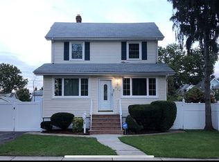 283 Woodbine St, Teaneck, NJ 07666
