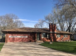 1709 Pearl St, Yankton, SD 57078