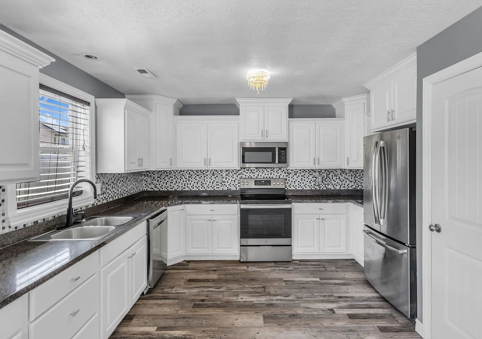 3 Bed Home with Open Layout & High Ceilings — Photo 3