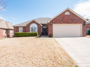 5207 S Redbud Pl W, Sand Springs, OK 74063