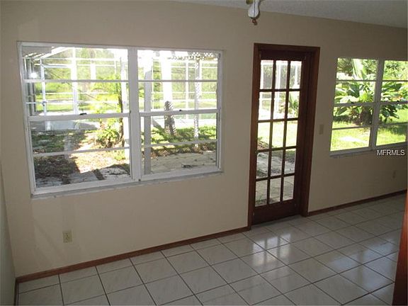 4th image of 2302 Carrington Dr