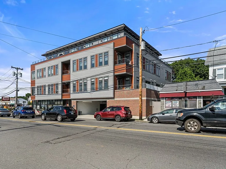 642 Main St #301 — Photo 18