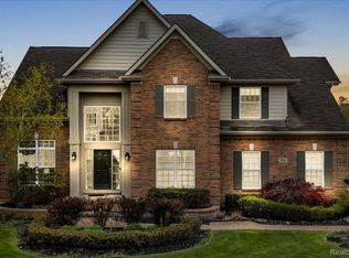 3881 High Grove Way, Lake Orion, MI 48360