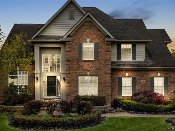 3881 High Grove Way, Lake Orion, MI 48360