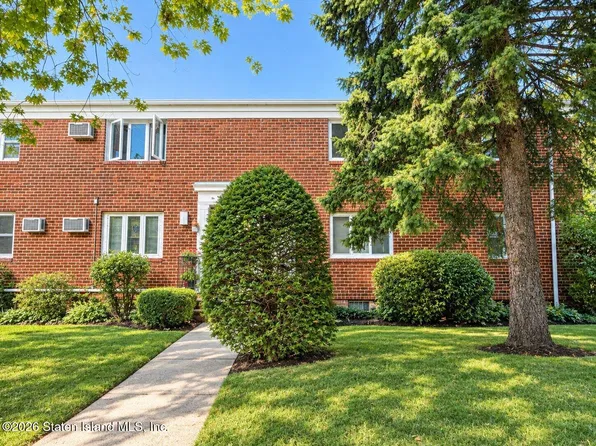 153 Arlo Rd #B, Staten Island, NY 10301