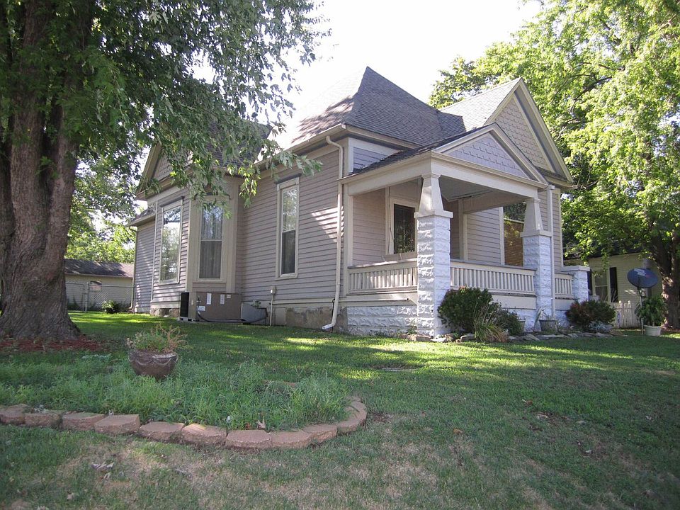 1st image of 530 S Ash St