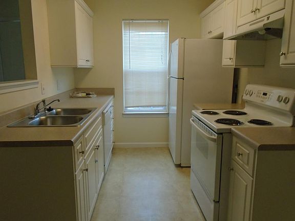 4th image of 113 Kingston Village Dr
