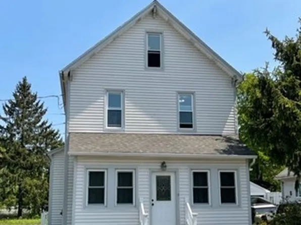 4 Willimansett St, South Hadley, MA 01075