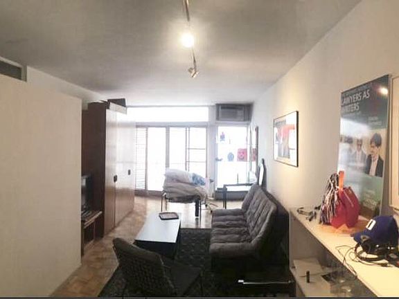 3rd image of 542 Cathedral Pkwy APT 4