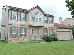 3820 Peartree Dr, Lake In The Hills, IL 60156