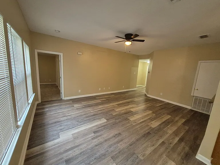 8806 Slumber Ln — Photo 20