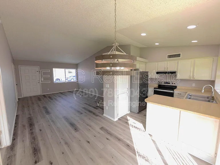10713 W Campbell Ave — Photo 6