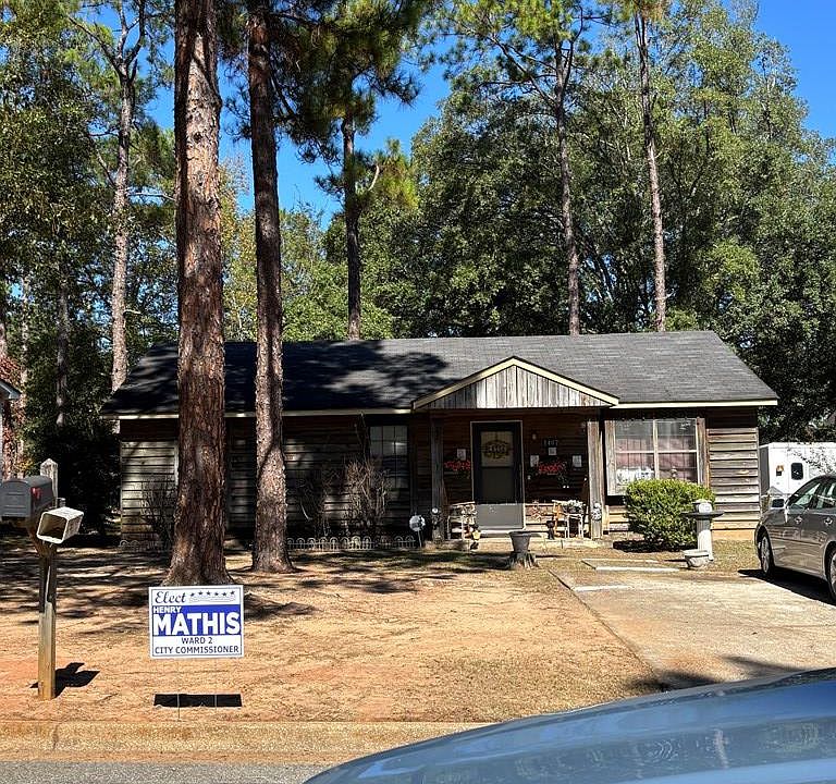2nd image of 410 Rosser Ln