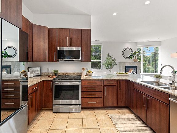 5th image of 1111 N Marshall STREET #305