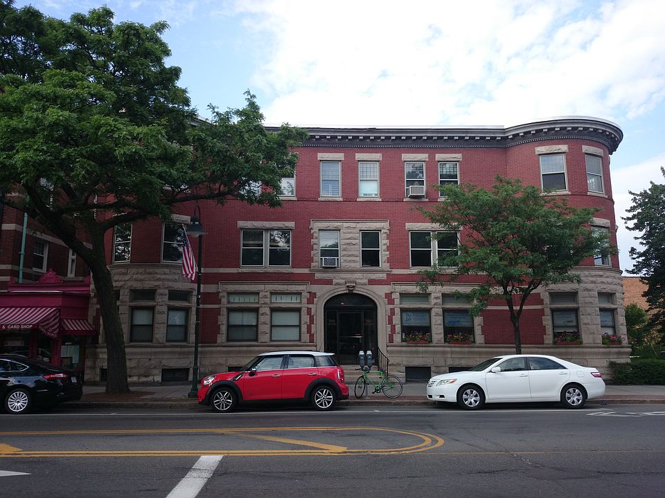 2nd image of 369 Harvard St #2