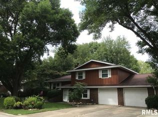 7 Apache Dr, Springfield, IL 62711