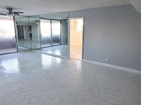 3rd image of 447 NE 195th St APT 421